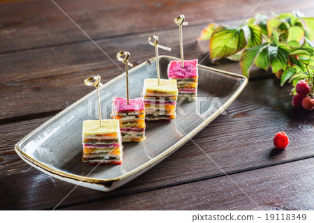 vegetarian canape 19118349