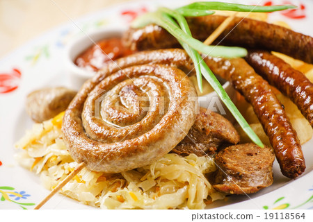 sausages on sauerkraut 19118564