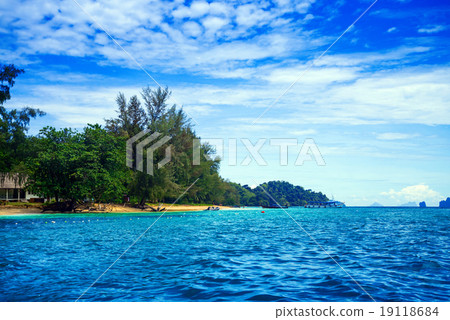 Kradan Island, an island in the Andaman Sea, Thailand Kradan Island, an island in the Andaman Sea, Thailand 19118684