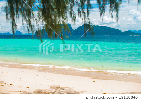 Kradan Island, an island in the Andaman Sea, Thailand 19118846