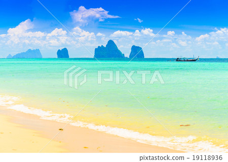 Kradan Island, an island in the Andaman Sea, Thailand 19118936