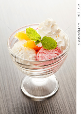 ice cream with orange 19119596