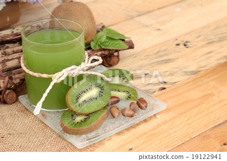 Kiwi fruit juicy green and kiwi juice delicious. 19122941