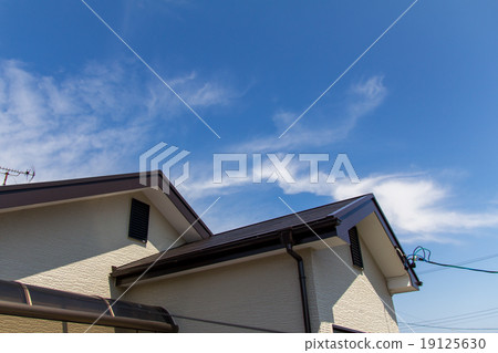 Renovation work for painting the outer wall of the house Renovation work for painting the outer wall of the house 19125630