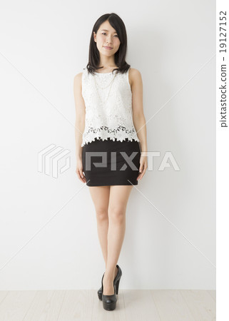 Portrait young lady Portrait young lady 19127152