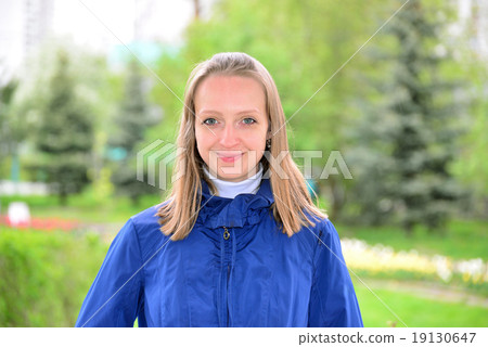 Portrait of young woman with blond hair Portrait of young woman with blond hair 19130647