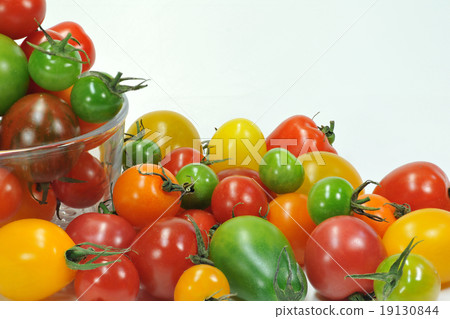 Assorted mini tomatoes 19130844