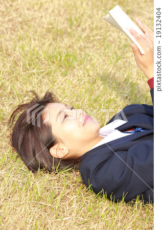 School girls to read 19132404