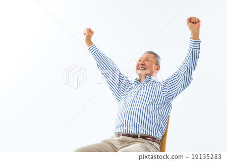 Recovery refreshment sickness healed sickness health related male grandfather grandfather senior senior generation 19135283