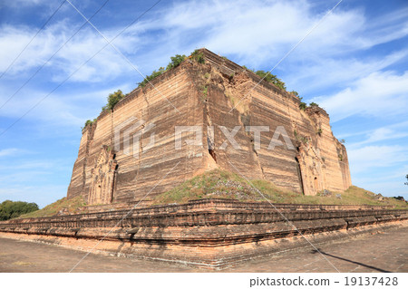 Ruined Mingun pagoda  Mandalay - Myanmar 19137428
