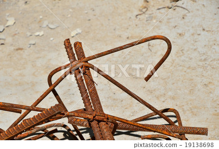 Rusty corroded stained metal wire fitting armature Rusty corroded stained metal wire fitting armature 19138698