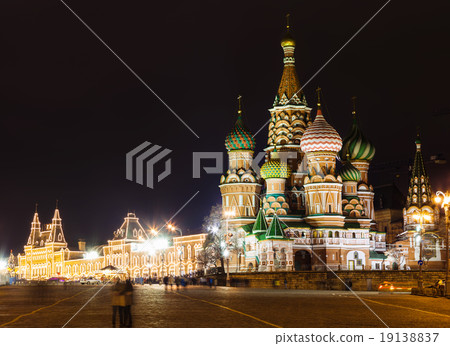 view of Saint Basil's Cathedral in Moscow in night 19138837