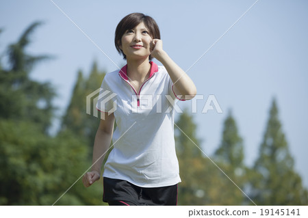 奔跑的女人 19145141