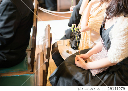 Wedding attendance 19151079
