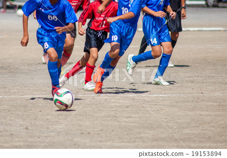 Boy football 19153894