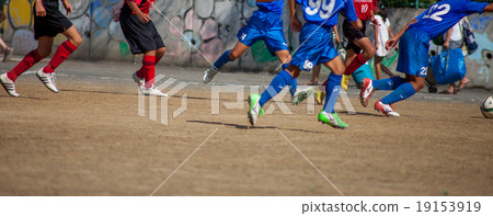Boy football 19153919