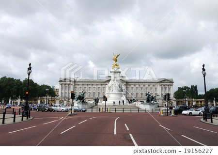 Buckingham Palace 6 19156227