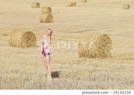 young blonde autumn field sun 19158136