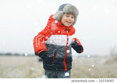 children playing in the winter field children playing in the winter field 19159065