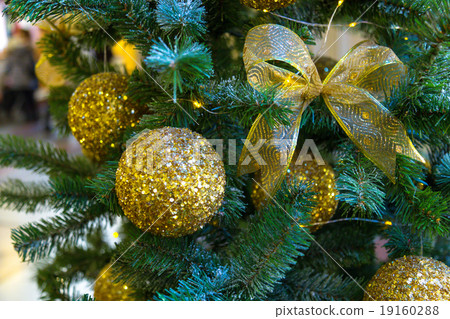 Christmas decorations on the branches fir 19160288