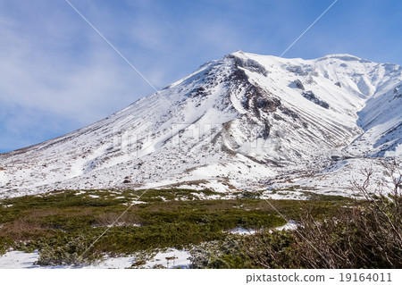 Mountain Asahidake in winter 19164011