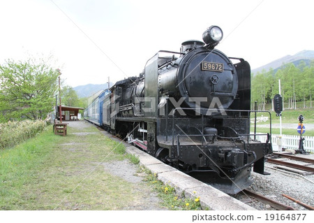 9600型(59672)蒸汽機車和客車保存在前根室幹線新內站的現場 9600型(59672)蒸汽機車和客車保存在前根室幹線新內站的現場 19164877