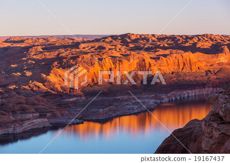 Powell lake 19167437