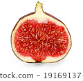 Sliced ​​ripe figs 19169137