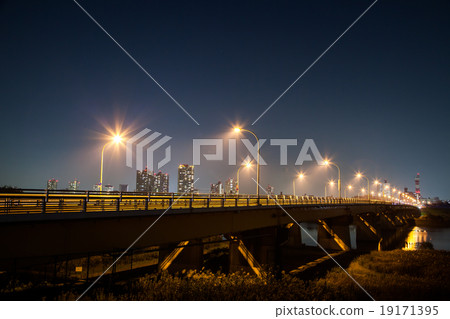 Night view of the New Arakawa Bridge 19171395