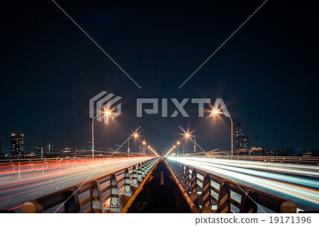 Night view of the New Arakawa Bridge 19171396