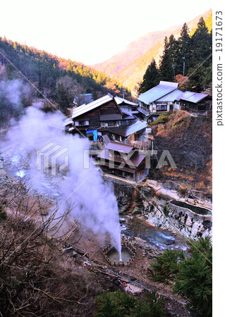 Jigokudani hot spring 19171673