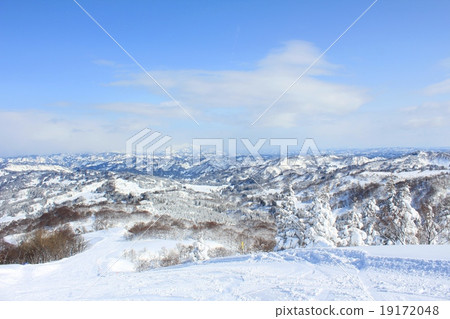 從滑雪場的雪景 19172048