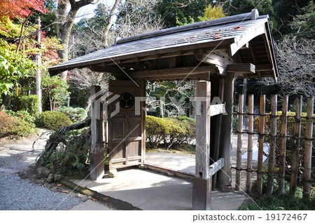 Kamakura Jodoji Temple gate 19172467