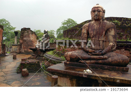 Seated Buddhas Of Polonnaruwa 19173694