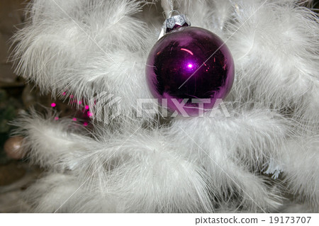 Xmas Tree Ball detail close up 19173707