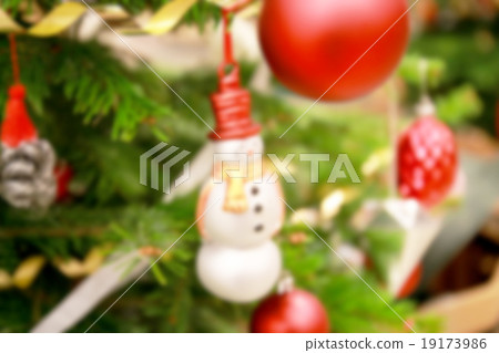 Blurred of Christmas tree with decoration Blurred of Christmas tree with decoration 19173986