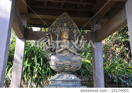 Kamakura Hasegaji Senjo Kaneko statue 19174001