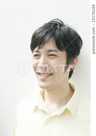 令人耳目一新的30多歲的男士 令人耳目一新的30多歲的男士 19176288