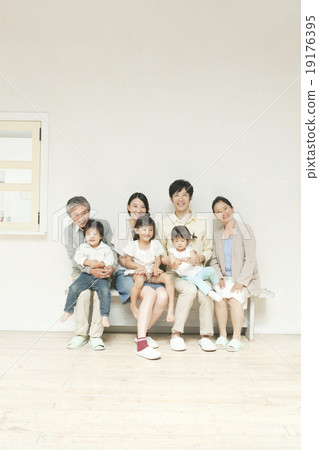 一家七口成員 19176395