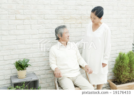 A couple in their 60s A couple in their 60s 19176433