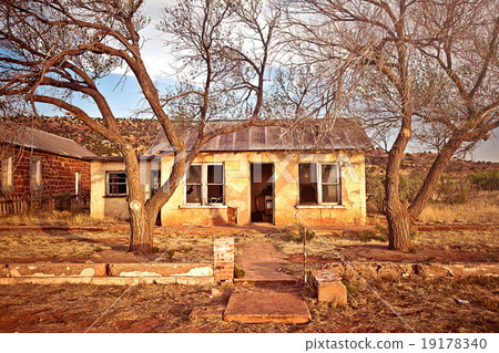 Abandoned house in Cuervo, New Mexico 19178340
