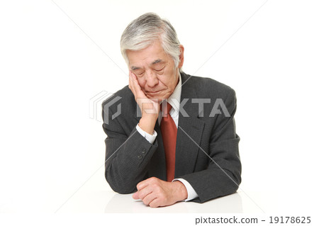 打瞌睡的高級商人 打瞌睡的高級商人 19178625