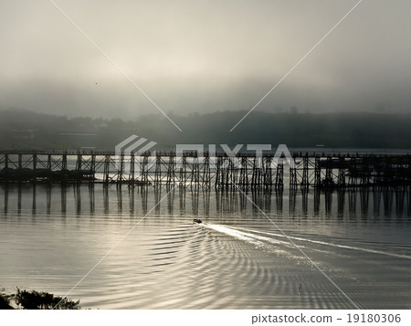 landscape of sunrise in morning landscape of sunrise in morning 19180306