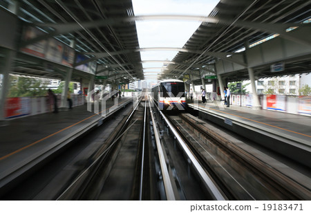 Sky train in Bangkok 19183471