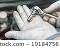 Spark plug replacement operation 19184756