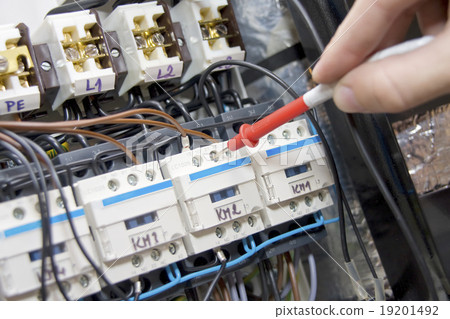 Electrician at work 19201492