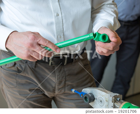Working with pipes Working with pipes 19201706