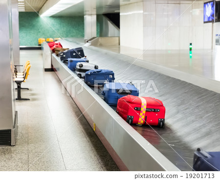Luggage on the track Luggage on the track 19201713