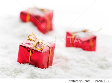 Gifts on snow 19202127