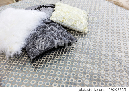 Luxury bed Luxury bed 19202235